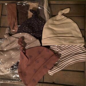 Charming Knotted Beanie Hat, Socks, Scratch Mittens Collection